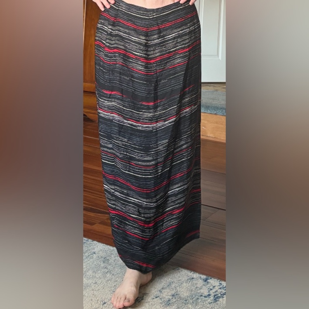 VTG. Katherine Kelly Striped Maxi Skirt in Black and Red (16 fits 10-12)
